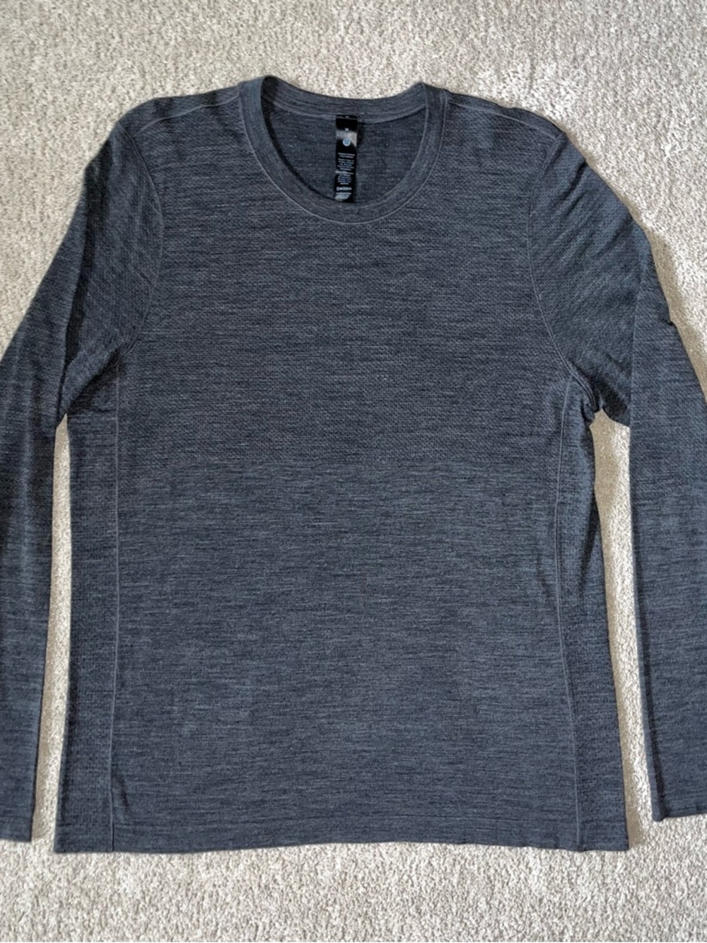 Men’s lululemon Gray Long-Sleeve Shirt - M